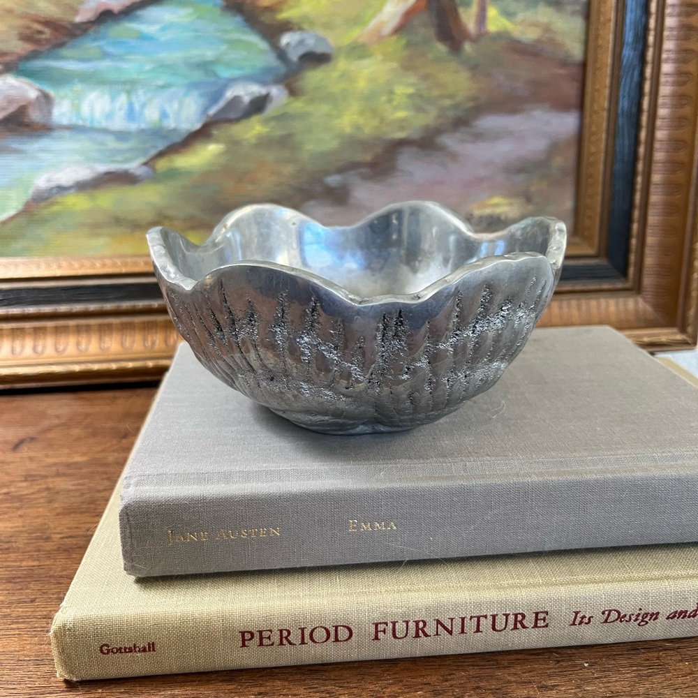 Vintage Hollywood Regency pewter decorative scalloped bowl